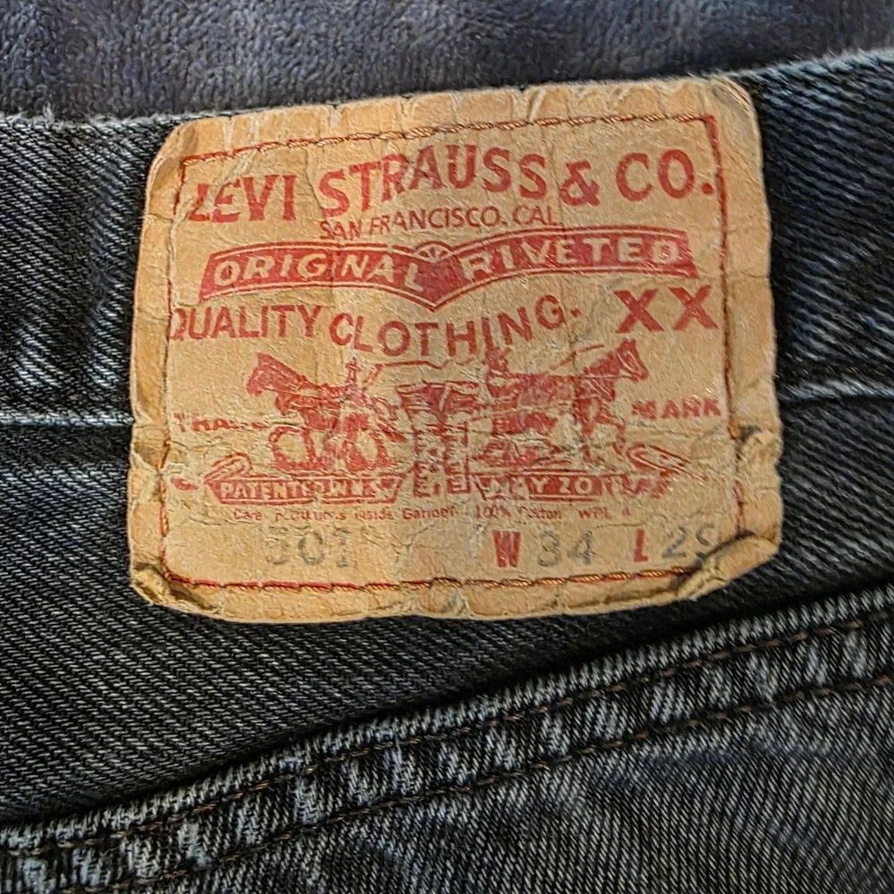 Vintage Levis 501 Black Fade Straight Leg Button Fly Denim Jeans Mens 34x29